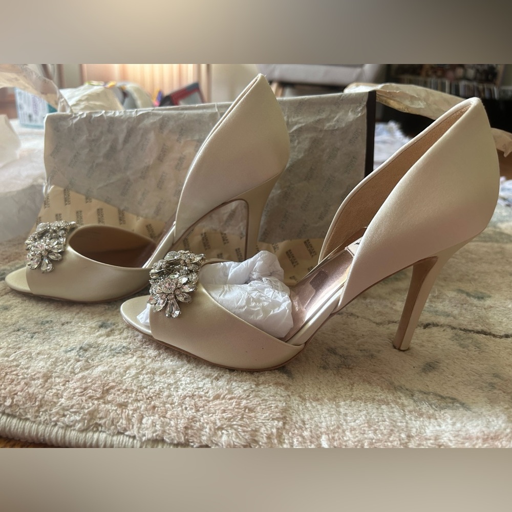 size 7 badgley mischka wedding heels